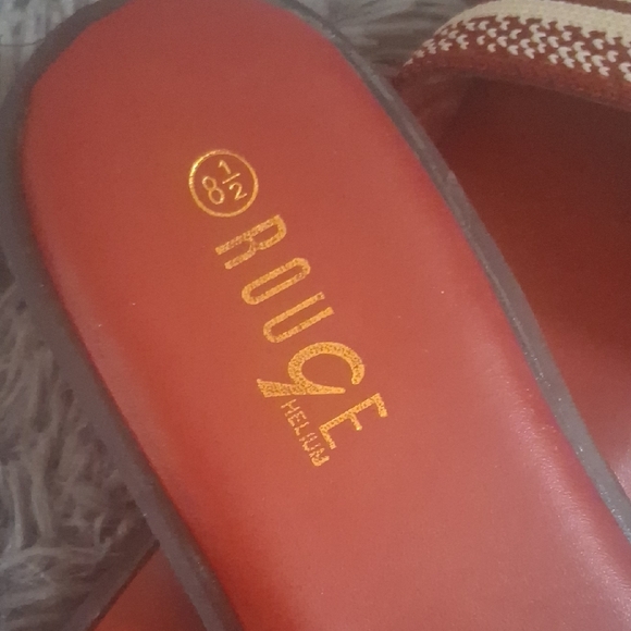 Rouge Helium Burgundy Slide Sandals - Picture 2 of 3